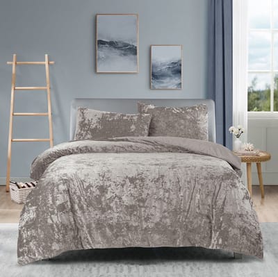 Princessdekbedovertrek Crushed Velvet -Soft Touch - Fluweel - Dekbedovertrek met Drukknopen-Tweepersoons -200x200/220 cm +2 kussenslopen 60x70 cm- Taupe