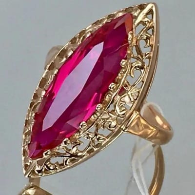 Huitan Nobele Gouden Kleur Ring voor Vrouwen Marquise Vormig Gegraveerd Ontwerp Mode Feest Bruiloft Vakantie Accessoires Chique Sieraden 9 brown