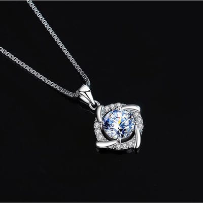 Huitan Mode Luxe Collier de Mariage pour Femmes Incrusté de Zircone Cubique Brillante Couleur Argent Tempérament Bijou de Cou Féminin 2022 45cm gray