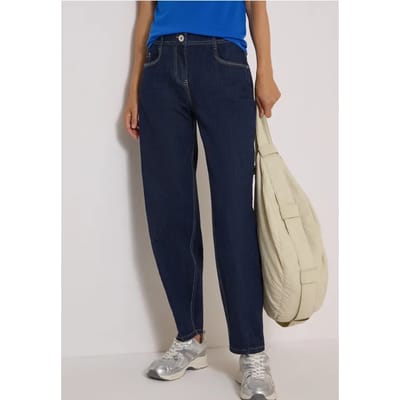 High Waist Barrel Leg jeans in Loose Fit