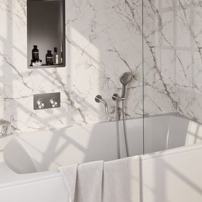 Brauer Brushed Carving thermostatische inbouw badkraan met drukknoppen SET 04 met uitloop en 3-standen handdouche en doucheslang en wandaansluitbocht RVS geborsteld PVD