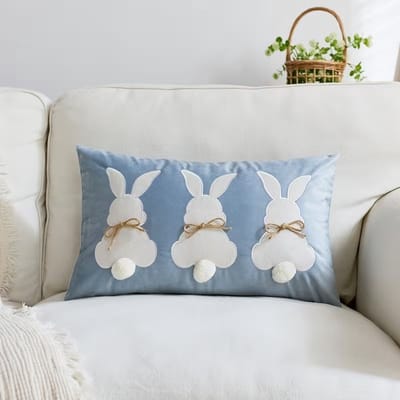 Paas Kussenhoes Blauw met 3 Konijntjes – Sierkussenhoes Lente & Pasen Decoratie voor Bank, Woonkamer of Kinderkamer – 50x30 cm – Zonder Binnenkussen