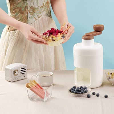 Handmatige IJsmaker - Crusher IJsmachine - Zelf IJsmaken - Compact Ontwerp - Klein Formaat - Wit