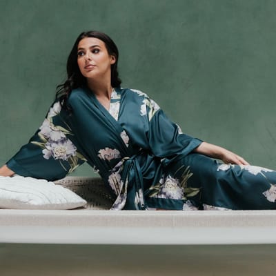 Kimono satijn dames badjas - lang model - Exclusieve collectie - one size - kleur: groen met prachtig bloemen design