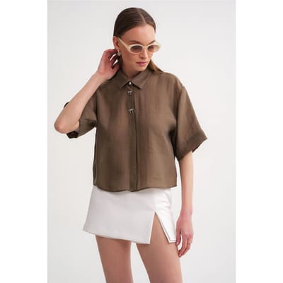Korte Mouw Crop Shirt met Steenaccessoires