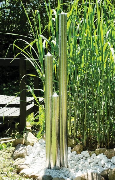 Köhko Fontein 22007N van geborsteld roestvrij staal met ledverlichting en drie zuilen met verschillende hoogtes 116 cm