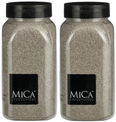 Mica Decorations decoratie zand - 2x - 650ml - lichtgrijs - hobby zandkorrels - sierzand - voor windlichten