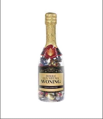 Drop - Champagnefles - Hoera! Een nieuwe woning - Gevuld met Drop - In cadeauverpakking met gekleurd lint