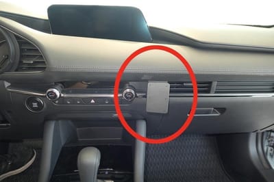 Brodit ProClip houder geschikt voor Mazda 3 2019 - / CX-30 2020 - Center mount