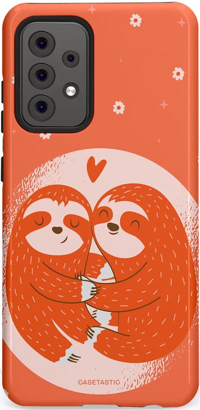 Casetastic Hoesje Geschikt voor Samsung A52 (4G/5G/s) - Stijlvolle Beschermende Duo-layer Case - Oranje Pastel Roze Liefdes Koppel Luiaard