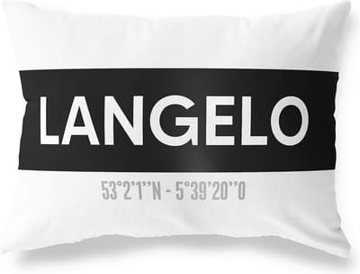 Tuinkussen LANGELO - DRENTHE met coördinaten - Buitenkussen - Bootkussen - Weerbestendig - Jouw Plaats - Studio216 - Modern - Zwart-Wit - 50x30cm