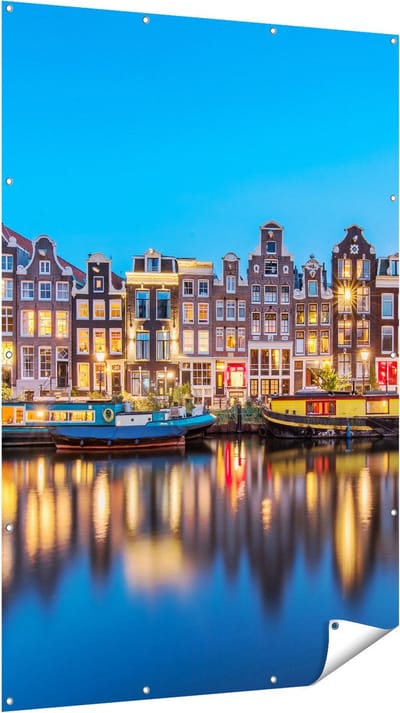 Gards Tuinposter Amsterdamse Huisjes in de Avond met Lichten - 120x180 cm - Tuindoek - Tuindecoratie - Wanddecoratie buiten - Tuinschilderij