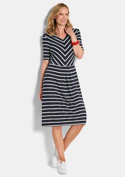 Jersey jurk in marinelook - marine / wit / gestr. - Gr. 20 van Goldner Fashion