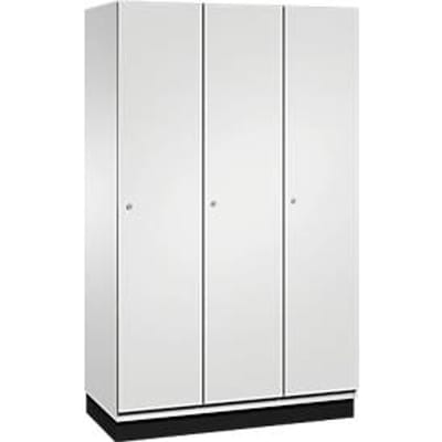 C+P Cambio locker, 3 vakken, met sokkel, B 1200 x D 525 x H 1980 mm, lichtgrijs
