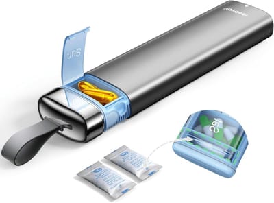 7-Daagse Pillen Organizer met Desiccant Compartment - Weekdoos voor Medicijnen, Luchtdichte Reisdoos voor Tabletten en Vitaminen met Handvat (Grijs)