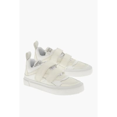 Lage suède sneakers met klittenbandsluiting in wit