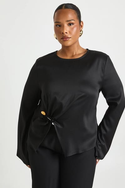 boohoo Dames Plus blouse met uitlopende mouwen en gouden afwerkingsdetails | Black | Maat: 22