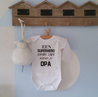 Rompertje baby met tekst jongen of meisje | lange mouw | wit zwart | een super hero zonder cape noem je opa|  maat 50-56 | bekendmaking zwangerschap aanstaande