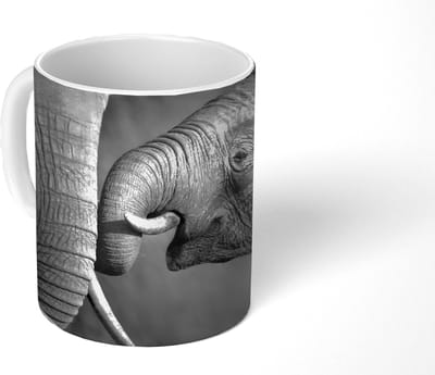 Mok - Koffiemok - Wilde dieren - Olifant - Zwart - Wit - Portret - Mokken - 350 ML - Beker - Koffiemokken - Theemok