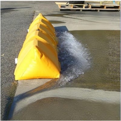 Waterkering - Overstromingsbarrière - Bescherming tegen water - Opvouwbaar en draagbaar - 30 cm hoog - Grijs