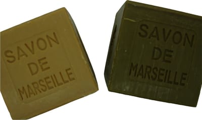 Combi groene en witte Marseillezeep (Savon de Marseille) - 2 x 400 gram plasticvrij verpakt en palmolie vrij- Marseille zeep - vegan - dierproefvrij - zonder chemische toevoegingen