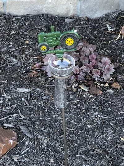 Regenmeter voor tractor en tuin met 5" breedte en 31" hoogte