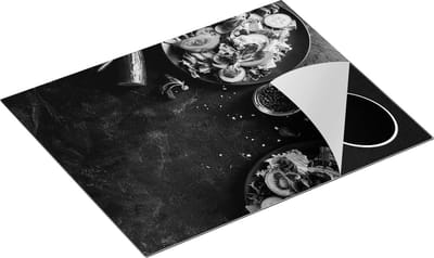 Chefcare Inductie Beschermer Gezonde Salades op een Marmeren Plaat - Zwart Wit - 65x50 cm - Afdekplaat Inductie - Kookplaat Beschermer - Inductie Mat
