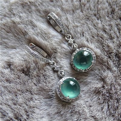 Origineel design natuurlijke groene chalcedoon oorbellen met diamanten, nobele lichte luxe charme dames merk sieraden gray
