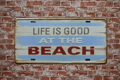 Wandbord – Life is good - Mancave - Tekst bord - Metalen wandbord - Mancave decoratie - Metalen borden - UV bestendig - Metal sign - Decoratie - Uniek - Wand Decoratie - Metalen bord - 15 x 30 cm -