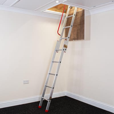 BPS Aluminium Schuifbare Vlizotrap – 2-delig – Dubbele Leuningen – D-vormige Treden – Opbergstok – Vergrendelingsclips – 150 kg Draagvermogen – EN1004-gecertificeerd
