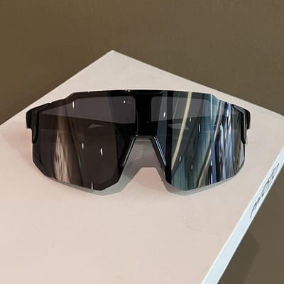 UV Beschermd UV Beschermd UV Beschermd Gepolariseerd UV Bescherming Lichtgewicht Comfortabel Duurzaam Hoge Kwaliteit Zonnebrillen