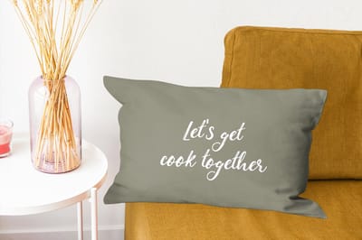 Sierkussens - Kussentjes Woonkamer - 50x30 cm - Spreuken - Let's get cook together - Quotes - Koken