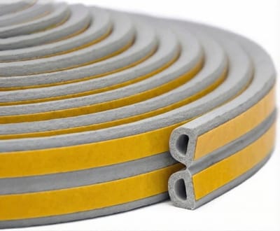 Tochtstrip voor deurraam, zelfklevende schuimafdichtstrip type D tegen koude tocht/geluiddicht/waterdicht/stofdicht, 3 m x 2 afdichtingen, totaal 6 m, grijs