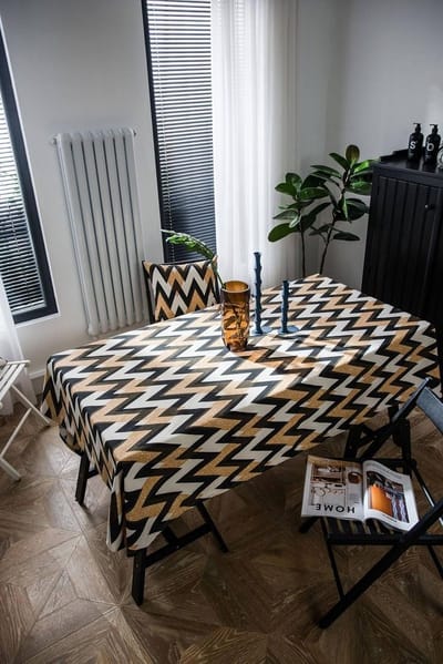 Tafelkleed Rechthoekig - Textiel Bedekking - Bescherming Tafel - Waterafstotend Stof - 140x250cm - Goud Zwart