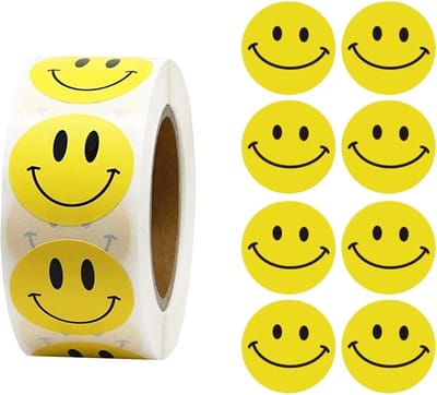 500 Stickers Op Rol - 2.5cm - Emoji / Smiley Geel - Beloningsstickers - Stickers Kinderen - Sluitsticker - Sluitzegel - 25mm - 500 Stuks