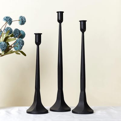 Set van 3 Hoge Zwarte Metalen Kandelaars - Decoratief voor Tafel en Schouw