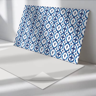 Wallfluent Vinyl Wandpaneel - Geometrisch bloemenpatroon PVC Muurpaneel - 100 cm x 50 cm - Blauw PVC wandpaneel - 1 stuk - Rechthoekig Wandbekleding Vinyl - Patroon Wandpaneel - Zelfklevende Wandbekleding - Wandpaneel Keuken en Badkamer