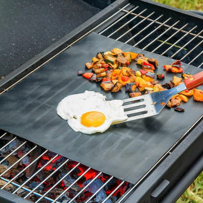 Pack Roestvrijstalen vouwbarbecue voor houtskool en Grillmat voor Oven en Barbecue InnovaGoods