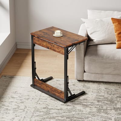 KOMHTOM Opvouwbare bijzettafel in C-vorm met metalen frame en verstelbare poten, bijzettafel of salontafel voor woonkamer, slaapkamer of kantoor, kan ook worden gebruikt als tv-blad, 60 x 37 x 71 cm, kleur bruin