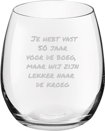 Gegraveerde Drinkglas 39cl Je hebt vast 50 jaar voor de boeg, maar wij zijn lekker naar de kroeg