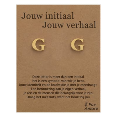 Letter G Oorbellen op Cadeau Kaartje - Jouw initiaal, jouw verhaal - Goudkleurig Stainless Steel - 7mm Initiaal Oorknopjes- Pax Amare