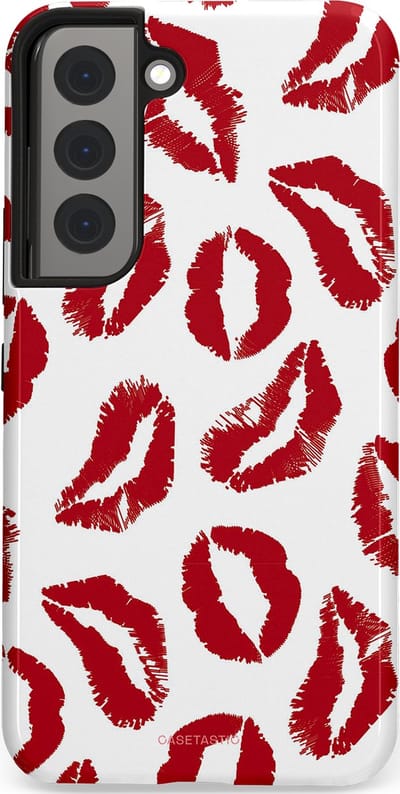 Casetastic Hoesje Geschikt voor Samsung S22 - Stijlvolle Beschermende Duo-layer Case - Liefdeskusjes Rood Zoenen