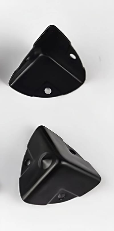 6-delige zwarte ijzeren tafelhoekbeschermer - 38*38mm, gatdiameter 3,5mm - Geschikt voor meubelbescherming, decoratie, antibotsing en antibreuk