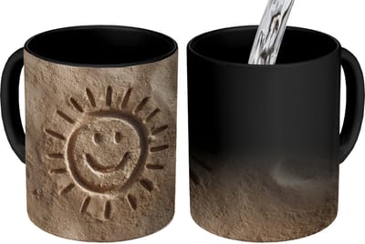 Magische Mok - Foto op Warmte Mokken - Koffiemok - Gezichtje - Zon - Zand - Getekend - Magic Mok - Beker - 350 ML - Theemok