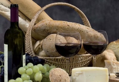 Fotobehang Wine And Bread | XL - 208cm x 146cm | 130g/m2 Vlies