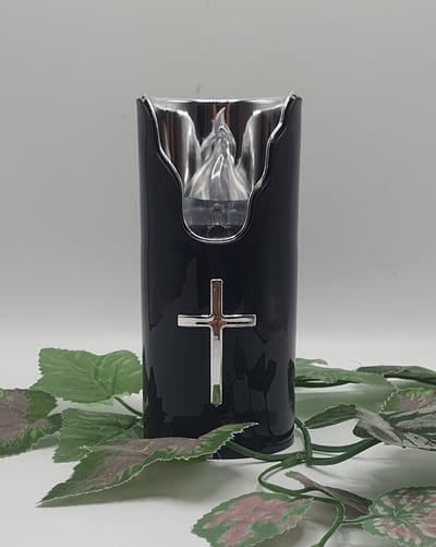 Led kaars - C707 - Zwart - Zilver - Kruis - Wit (Koud) led - 1200 branduren - Inclusief batterij - Flikkerend led - Grafkaars - Graflicht