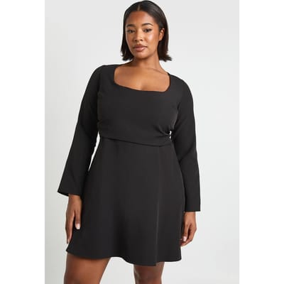 boohoo Dames Plus Jurk met ronde hals, geraffelde taille en skatermodel | Black | Maat: 16