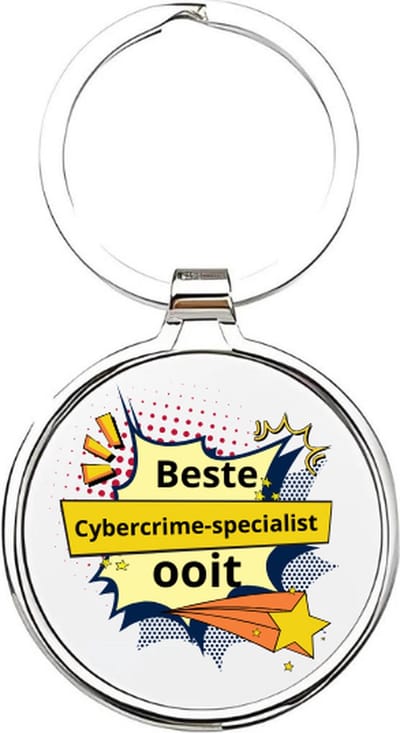 Akyol - de beste cyber-crimespecialist ooit Sleutelhanger - Politie - de beste cyber-crimespecialist - cyber-crimespecialist - agent - politie - hulpdienst - politiemacht - politieagente - agent - agente - politieauto - gevangenis - 112 - 4 x 7,5 CM