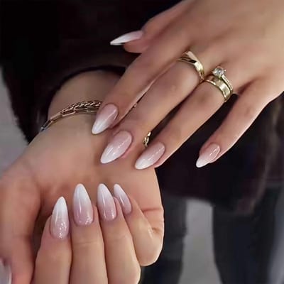 Allecto - Kunstnagels Set - Nagels Plakken - Zachte Gel Nagels - Amandelvorm - Korte Nagels - Stijlvolle Nail Art - Geschikt voor Feestjes - Roze M...