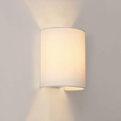 Stijlvolle Witte Wandlamp met Stoffen Kap E27 voor Sfeervolle Verlichting